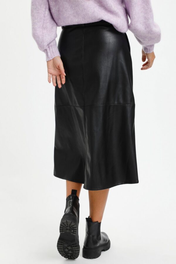 Μαύρη δερμάτινη φούστα μίντι Sumi Kaffe