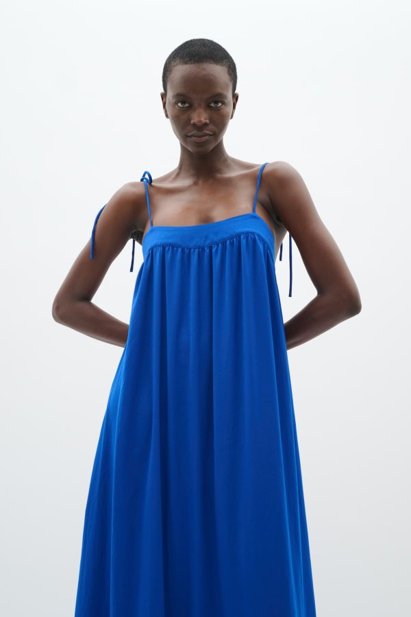 Μάξι ριχτό φόρεμα τιράντα Futo InWear